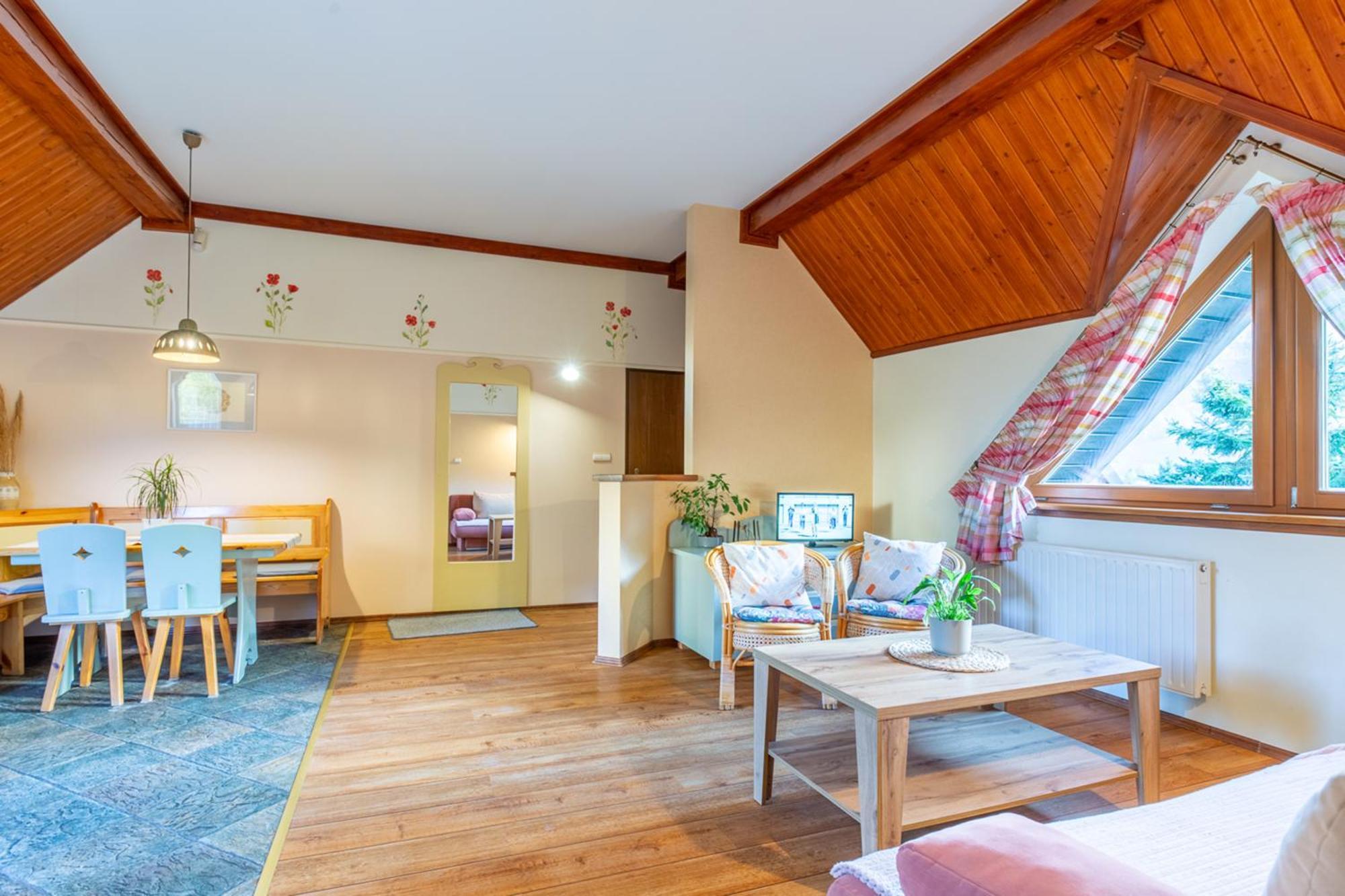 シュチルク Family Relax Widoki Bed & Breakfast エクステリア 写真