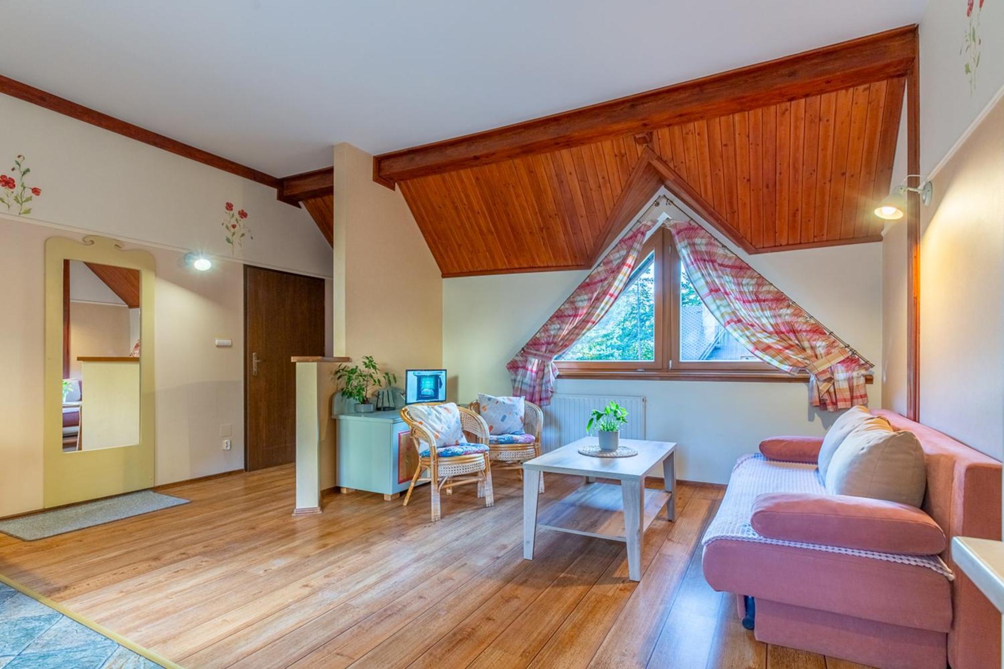 シュチルク Family Relax Widoki Bed & Breakfast エクステリア 写真