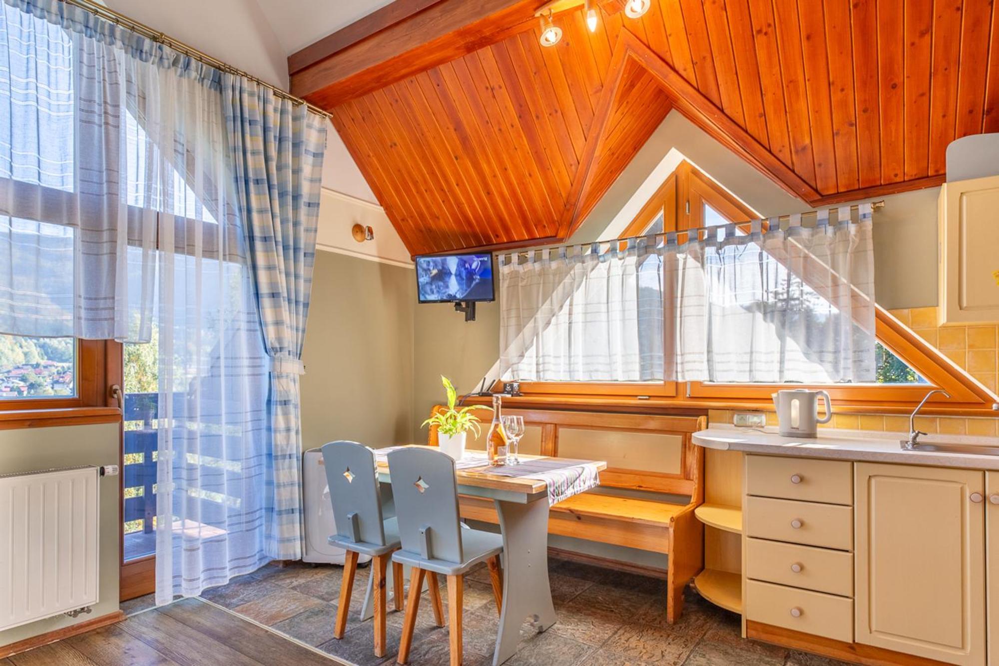 シュチルク Family Relax Widoki Bed & Breakfast エクステリア 写真