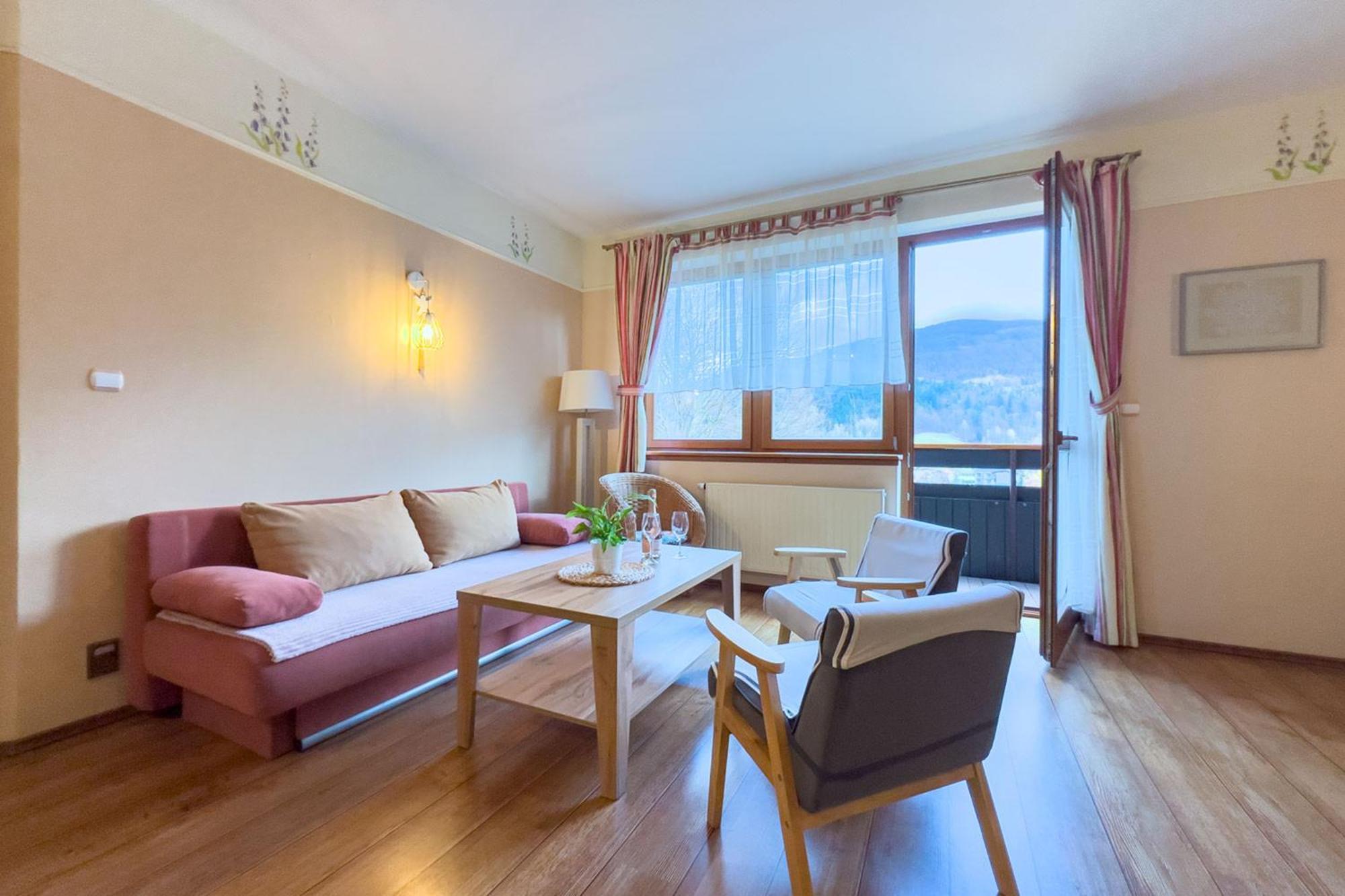 シュチルク Family Relax Widoki Bed & Breakfast エクステリア 写真